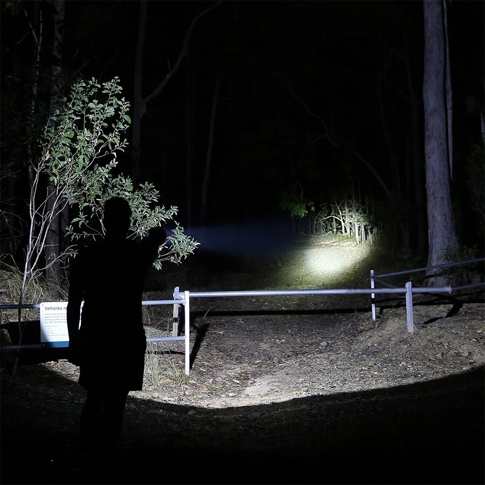 20W Rechargeable Hand−Held Hunting Spotlight 6 20W Rechargeable Hand−Held Hunting Spotlight - Image 4