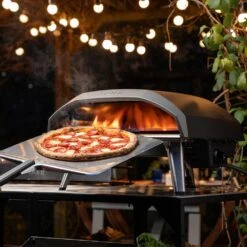 Ooni Koda 16 Portable Gas−Powered Pizza Oven -Hiking And Camping 1259884 koda 16 portable gas powered pizza oven