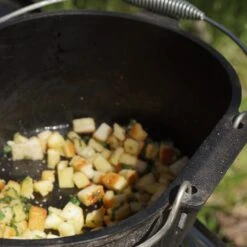 Cast Iron Camp Oven 10 Quart -Hiking And Camping 1268731 cast iron camp oven 10 quart