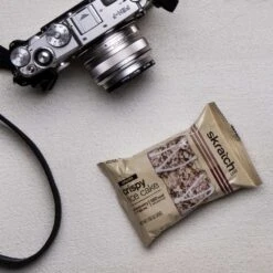 Skratch Labs Crispy Rice Cake Strawberry & Mallow -Hiking And Camping 1276007 sport crispy rice cake 45g strawberries mallow